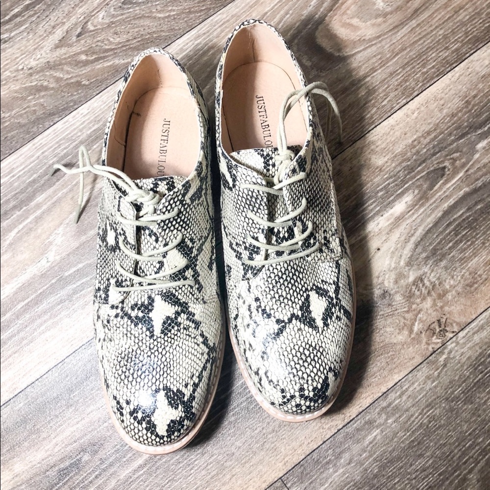 Snake Skin Shoes! - Picture 2 of 3